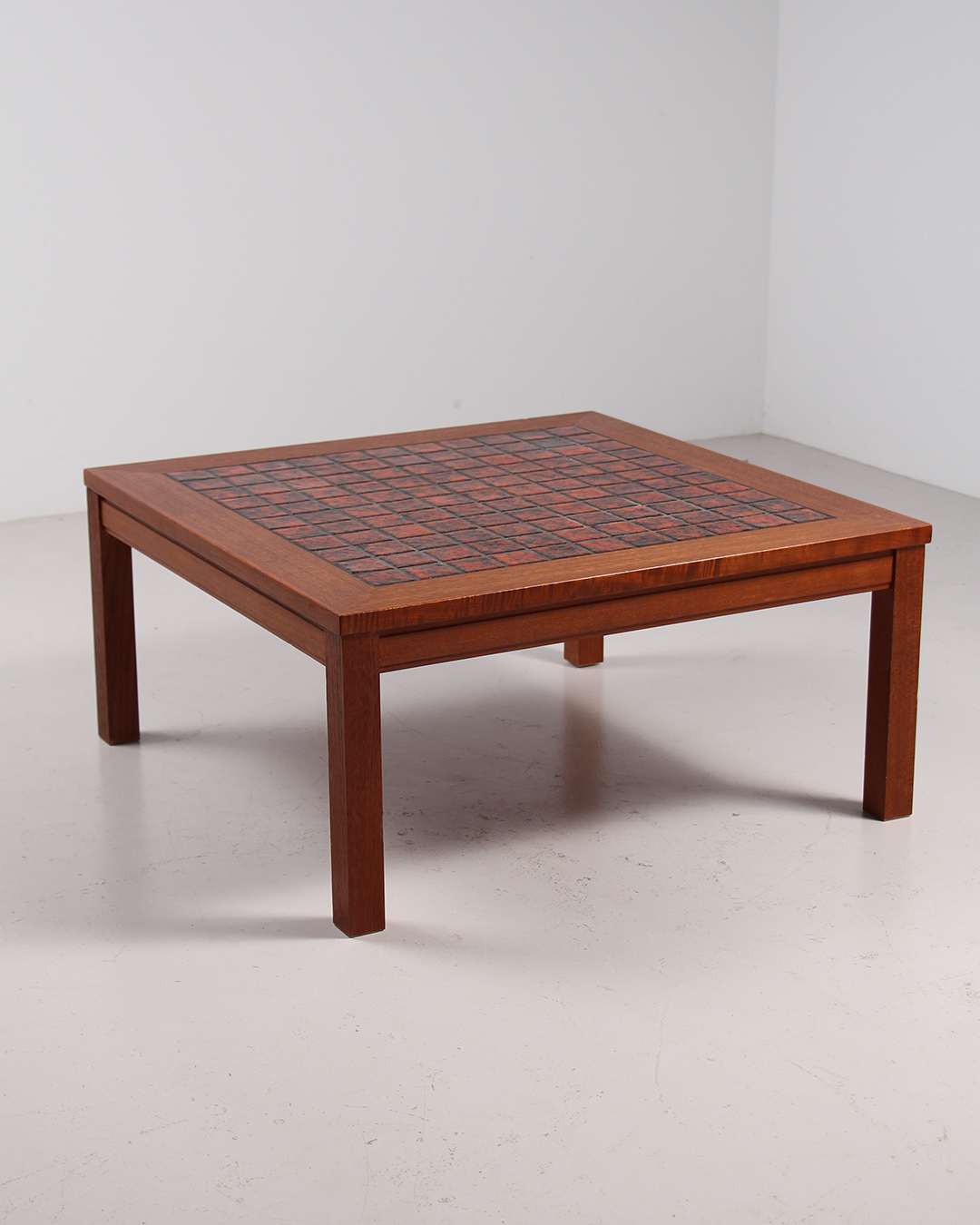 Table de salon en teck avec plateau en mosaïque de carreaux de céramique - Style scandinave - Piétement en bois plaqué de teck